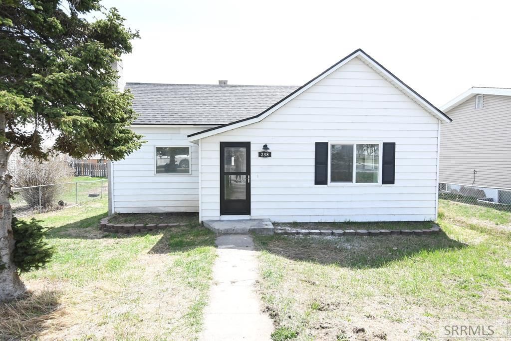 238 W Main Street, St Anthony, ID 83445