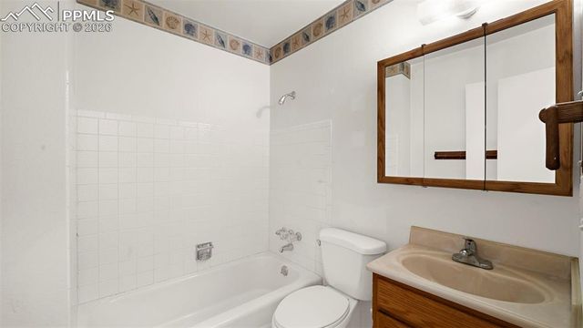 3325 Raindrop Drive, Colorado Springs, CO 80917