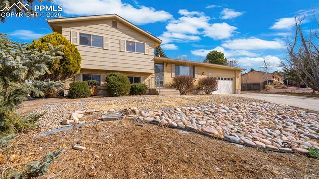 3325 Raindrop Drive, Colorado Springs, CO 80917