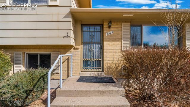 3325 Raindrop Drive, Colorado Springs, CO 80917