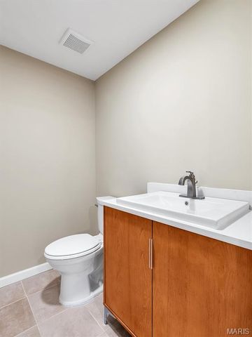 9218 Damson Drive, St Louis, MO 63123