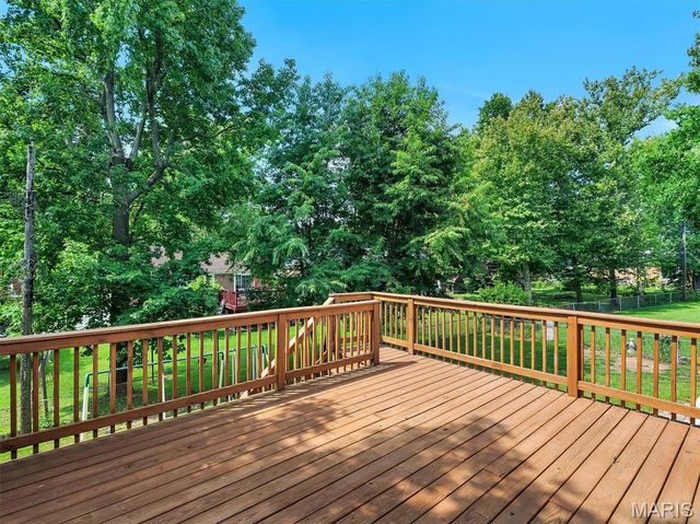 9218 Damson Drive, St Louis, MO 63123