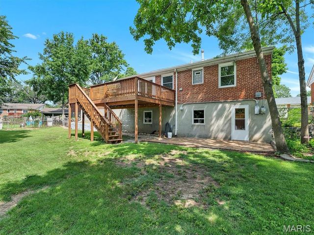 9218 Damson Drive, St Louis, MO 63123