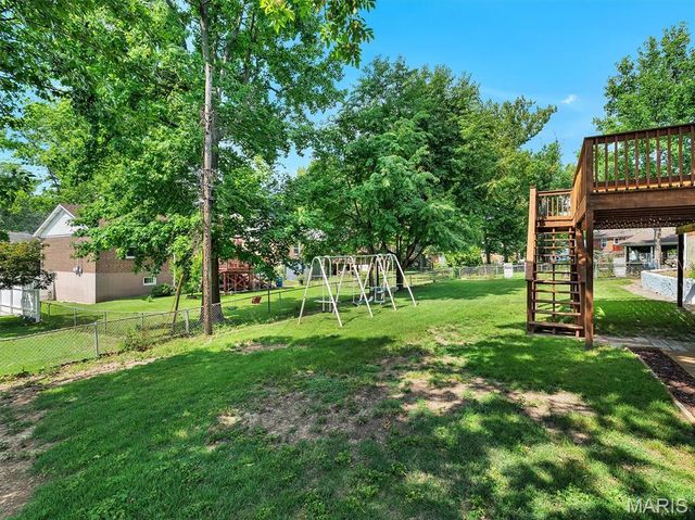 9218 Damson Drive, St Louis, MO 63123