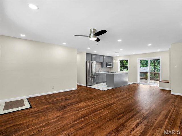 9218 Damson Drive, St Louis, MO 63123