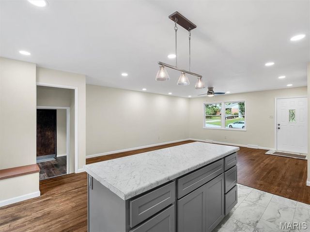 9218 Damson Drive, St Louis, MO 63123