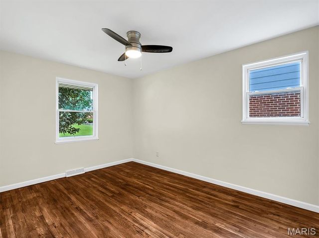 9218 Damson Drive, St Louis, MO 63123