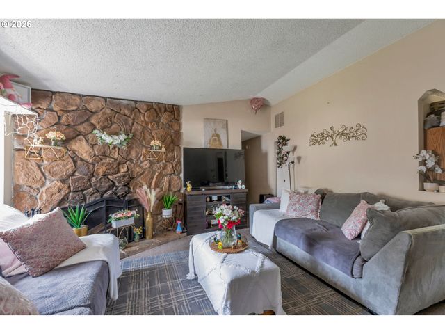 19486 Sw 67TH Ave, Tualatin, OR 97062