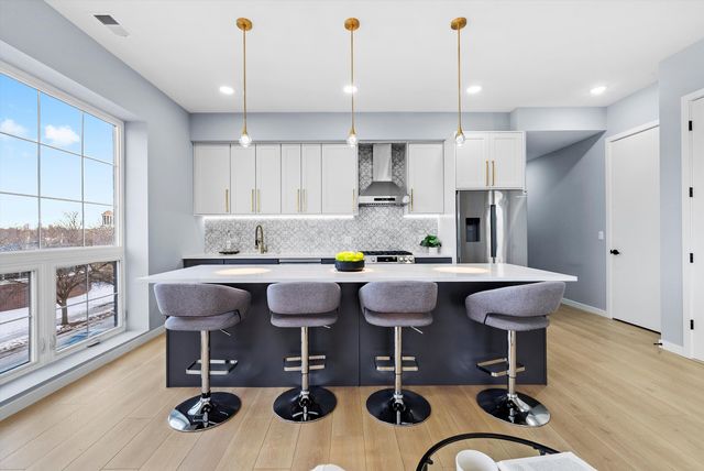 5830 N Lincoln Avenue 3E, Chicago, IL 60659