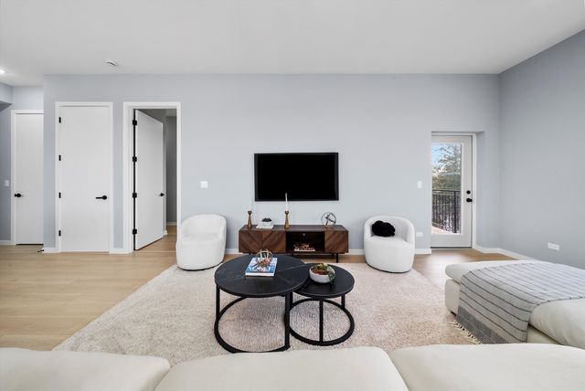 5830 N Lincoln Avenue 3E, Chicago, IL 60659