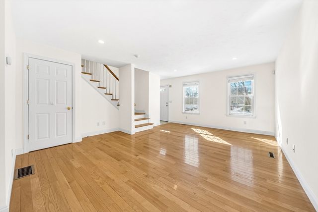 132 Howe St B, Natick, MA 01760