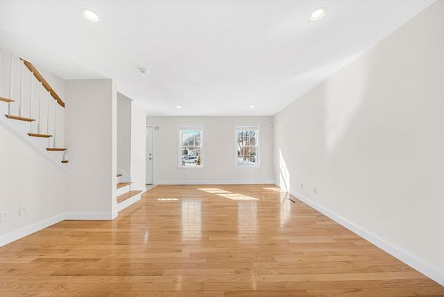 132 Howe St B, Natick, MA 01760