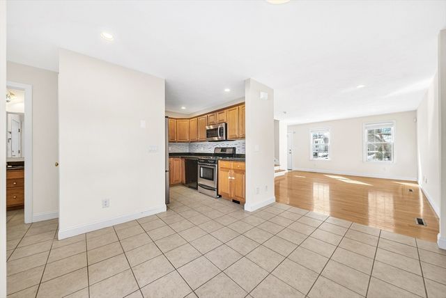 132 Howe St B, Natick, MA 01760