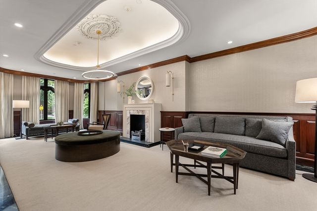 390 Commonwealth Ave 706, Boston, MA 02215