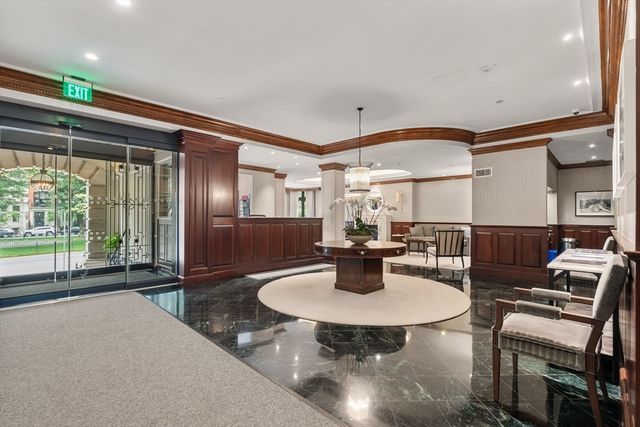 390 Commonwealth Ave 706, Boston, MA 02215