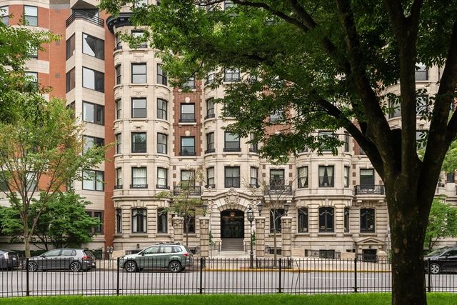 390 Commonwealth Ave 706, Boston, MA 02215