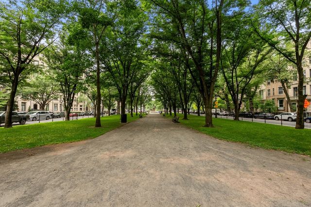 390 Commonwealth Ave 706, Boston, MA 02215
