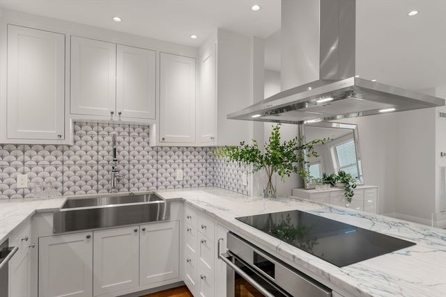 390 Commonwealth Ave 706, Boston, MA 02215