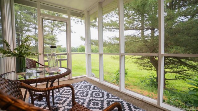334 Lake Drive, Rhinebeck, NY 12572