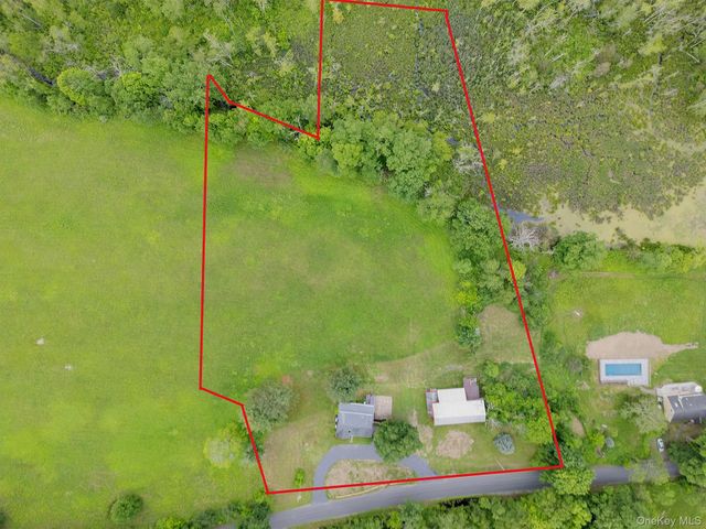 334 Lake Drive, Rhinebeck, NY 12572