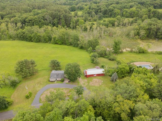 334 Lake Drive, Rhinebeck, NY 12572