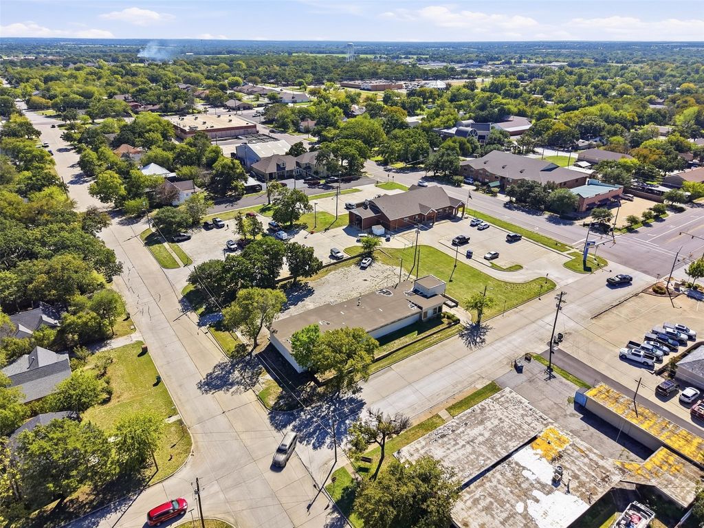 1306 13th Street, Bridgeport, TX 76426 — exterior
