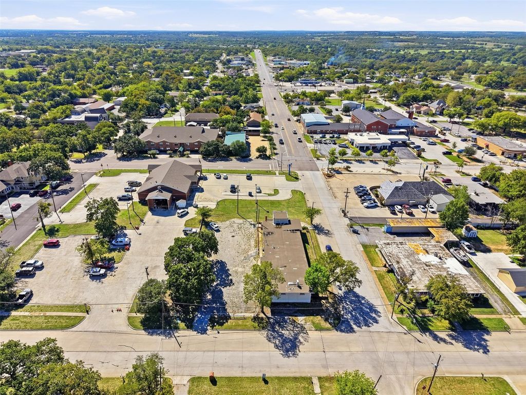 1306 13th Street, Bridgeport, TX 76426 — photo 2