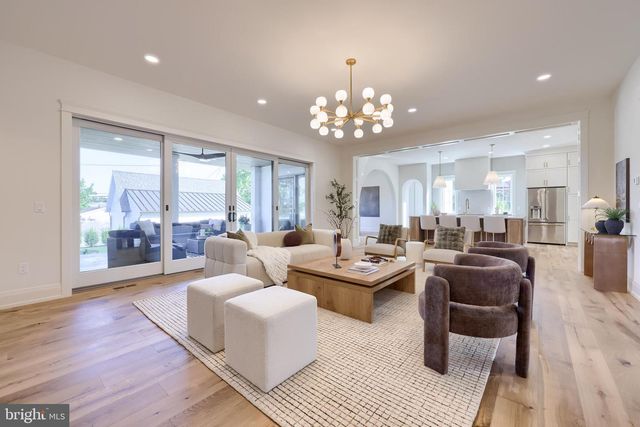 1225 HUNSICKER, Lancaster, PA 17601