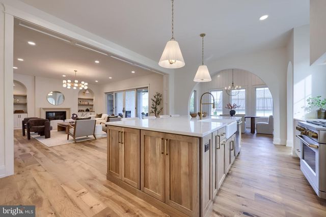 1225 HUNSICKER, Lancaster, PA 17601