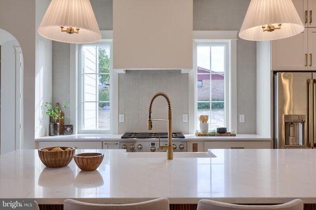 1225 HUNSICKER, Lancaster, PA 17601