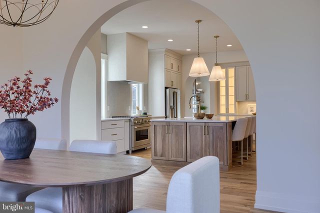 1225 HUNSICKER, Lancaster, PA 17601