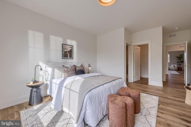 1225 HUNSICKER, Lancaster, PA 17601