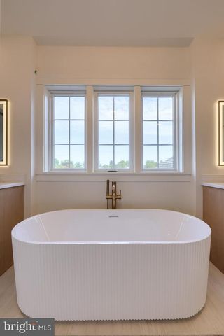 1225 HUNSICKER, Lancaster, PA 17601