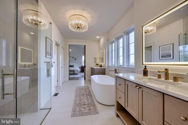 1225 HUNSICKER, Lancaster, PA 17601