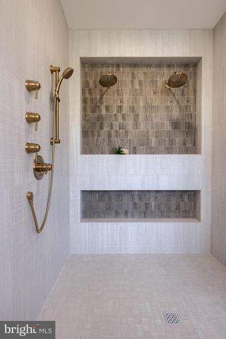 1225 HUNSICKER, Lancaster, PA 17601