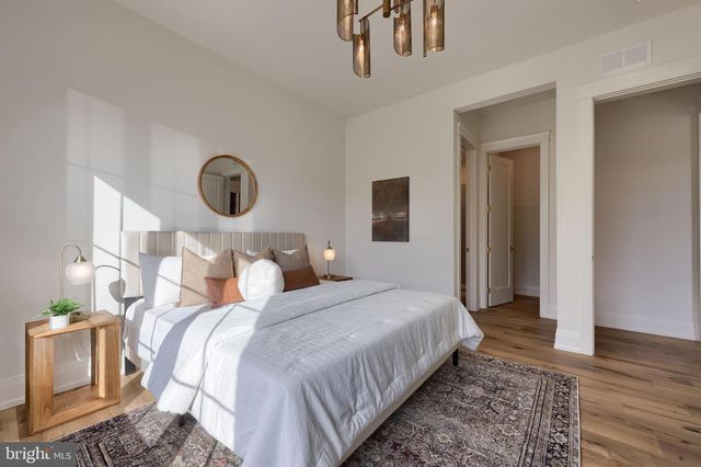 1225 HUNSICKER, Lancaster, PA 17601