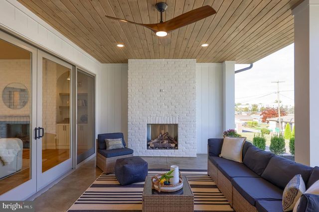 1225 HUNSICKER, Lancaster, PA 17601