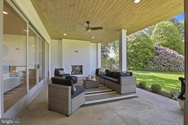 1225 HUNSICKER, Lancaster, PA 17601