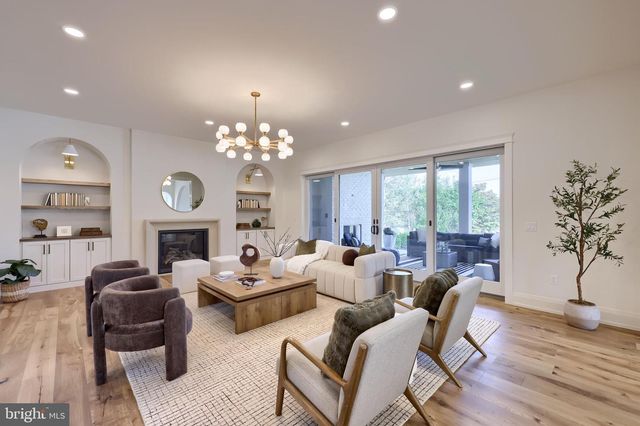 1225 HUNSICKER, Lancaster, PA 17601