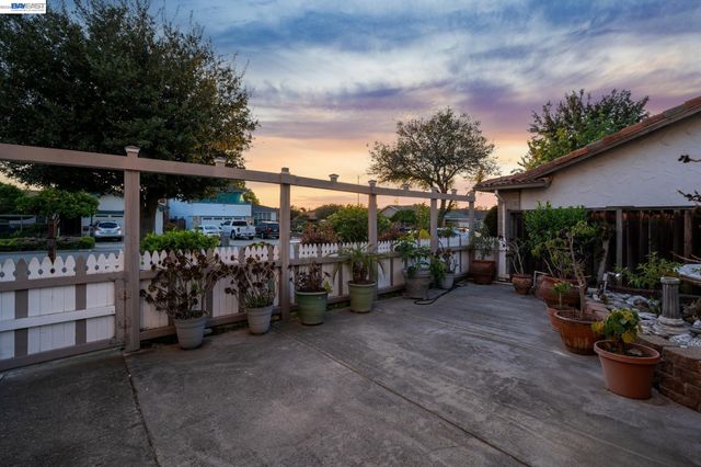 2838 Agua Vista Dr, San Jose, CA 95132