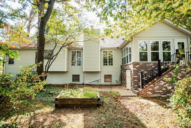 6 Jenn Laur Drive, Edwardsville, IL 62025