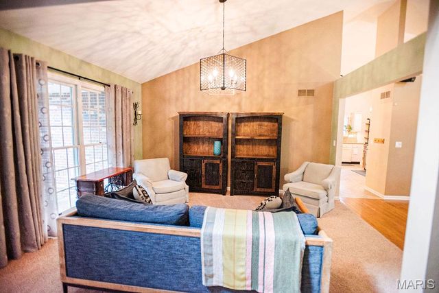 6 Jenn Laur Drive, Edwardsville, IL 62025