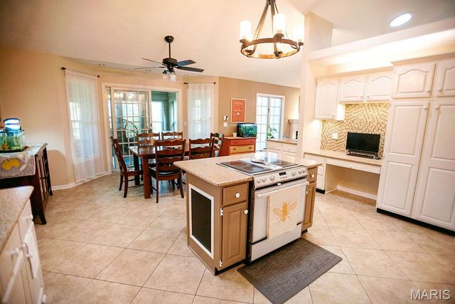 6 Jenn Laur Drive, Edwardsville, IL 62025