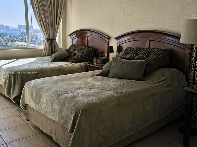 19201 Collins Avenue 1141, Sunny Isles Beach, FL 33160