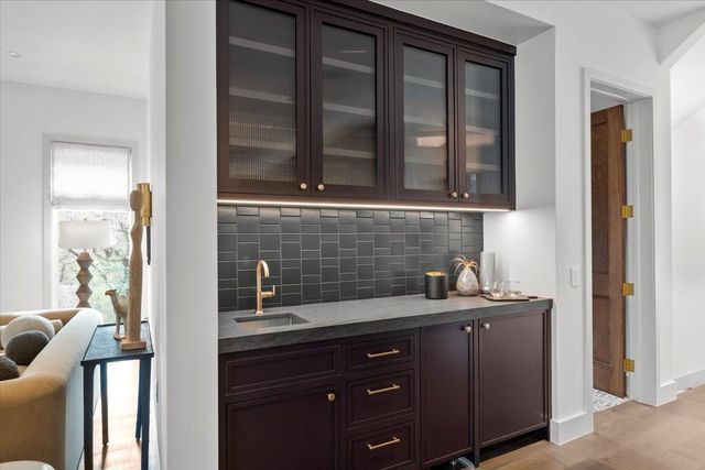 2200 W 9th ST, Austin, TX 78703