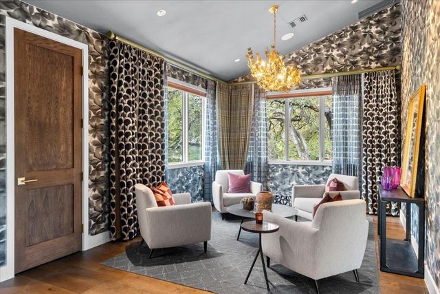 2200 W 9th ST, Austin, TX 78703