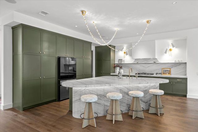 2200 W 9th ST, Austin, TX 78703