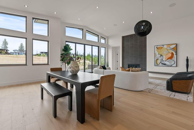 3122 NW Crossing Drive, Bend, OR 97703