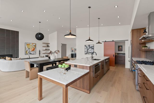 3122 NW Crossing Drive, Bend, OR 97703