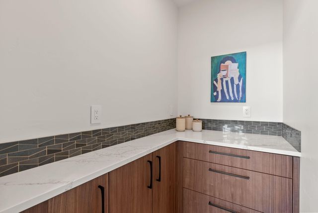 3122 NW Crossing Drive, Bend, OR 97703